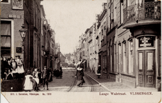 18871 'Lange Walstraat. Vlissingen.' Gedeelte van de Walstraat gezien vanaf de kruising Nieuwstraat in de richting van ...