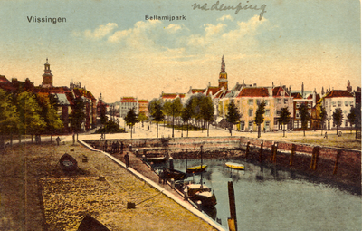 18895 'Vlissingen. Bellamijpark' Gezicht op het Beursplein, de Voorhaven het Bellamypark en de Nieuwendijk