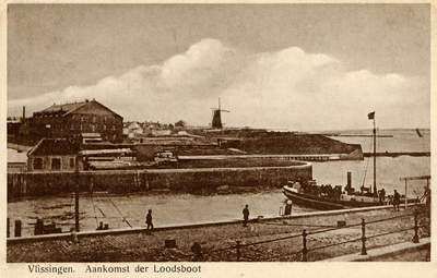 18901 'Vlissingen. Aankomst der Loodsboot' Op de voorgrond de Voorhaven. Op de achtergrond het Arsenaal en de ...