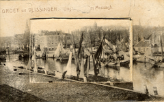 18965 'Groet uit Vlissingen' (Voorhaven met vissersschepen op voorzijde kaart). In de kaart een mapje met 12 ...