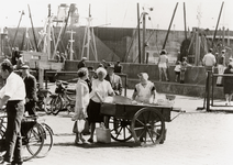 19068 Visverkoop op het De Ruyterplein