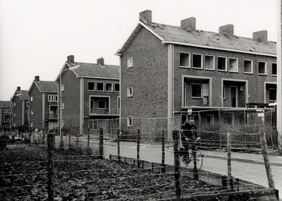 19178 De Beatrixlaan gezien vanuit de President Rooseveltlaan.Sloop van etagewoningen van de woningbouwvereniging, ...