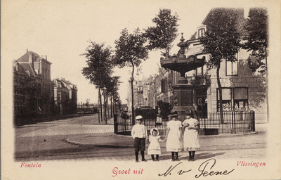 19256 'Fontein. Vlissingen. Groet uit' opgericht 24 juli 1884 op het Betje Wolffplein ter herinnering aan Elisabeth ...
