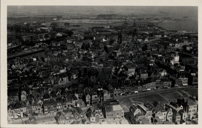 19311 Luchtfoto van Vlissingen. Het Bellamypark, de Spuistraat (voorgrond) en het gebied ten oosten daarvan