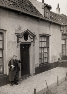 19372 De binnenplaats van het oude Gasthuis in de Koestraat.
