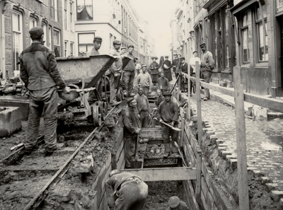 19441 Aanleg van de riolering in de Noordstraat