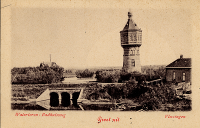19445 'Watertoren - Badhuisweg. Vlissingen. Groet uit' Watertoren gebouwd in 1894, met op de voorgrond de Spuiboezem