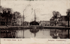 19612 'Droogdok. Vlissingen.' Gezicht op het kleine droogdok van de Koninklijke Maatschappij de Schelde (KMS) in ...