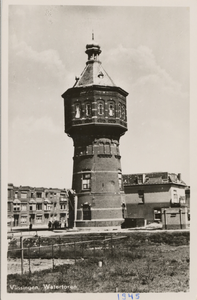 19869 'Vlissingen, Watertoren'. Gezicht op de watertoren en de Badhuisstraat