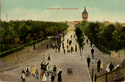20330 'Vlissingen, Badhuisweg'. De Badhuisstraat met stoomtram gezien vanaf de Boulevard