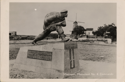20357 'Vlissingen, Monument No. 4 Commando'. Landingsmonument aan de Commandoweg, onthuld op 31 mei 1952 door minister ...