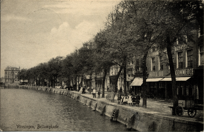 20646 'Vlissingen, Bellamykade' De Koopmanshaven met rechts de Bellamykade