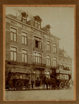 20722 Hotel Albion aan de Koningsweg. Nadat het hotel enige jaren onbewoond was geweest, werd Hotel Albion, waarvan ...