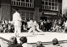 20957 Judo wedstrijd Vlissingen-Aalst (B.) op het plein van de Bonedijkeschool.