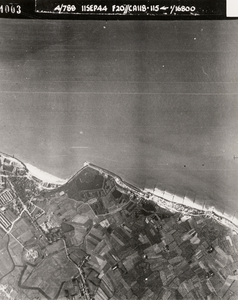 21476 Luchtfoto van Vlissingen. De kustlijn vanaf het badstrand, de Nolledijk, Zwanenburg en het achterland