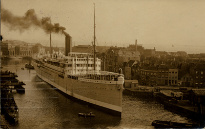 21532 S.S. Insulinde, gebouwd door de Kon. Mij. de Schelde voor de Kon. Rott. Lloyd in 1914. Het schip wordt de ...