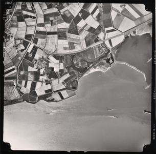21540 Luchtfoto van Ritthem. Het Sloegebied met fort Rammekens
