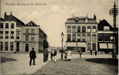 21580 'Vlissingen, Bellamypark met Spuijstraat' De noordzijde, links en rechts van de Spuistraat de panden van ...