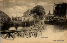 21584 'Vlissingen. Tonnenbrug'. Tonnenbrug over de Dokhaven met op de achtergrond de Dokhaven. In het verlengde van de ...