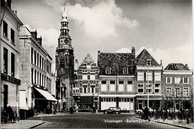 21779 'Vlissingen - Bellamypark met St. Jacobstoren' De noordzijde met op de achtergrond de Kerkstraat
