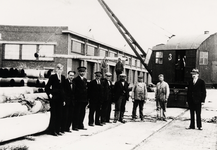 21786 Personeel van de N.V. Haven van Vlissingen. Links staat C. Oreel, later directeur van de N.V. Haven