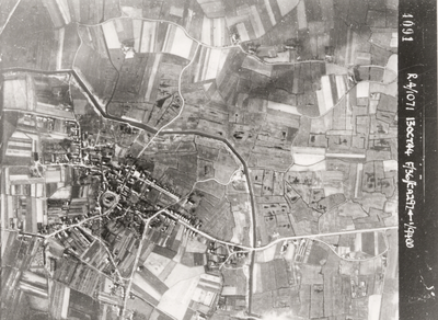 21818 Luchtfoto van Koudekerke (links) en het gebied ten oosten ervan