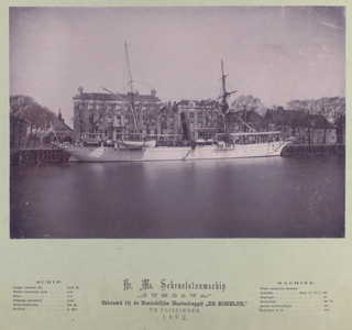 22214 Gouvernementsschip Sumbawa liggend aan de Dokkade. Bouwnr. 75. Bouwjaar 1892. Eigenaar Departement van Koloniën. ...