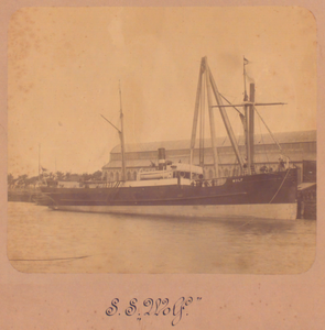 22377 Vrachtschip Wolf. Bouwnr. 40. Bouwjaar 1884. Eigenaar H.E. Moss, Liverpool. Naamsverandering: Ernst.