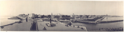22445 Panorama van Vlissingen gezien vanaf het Keizersbolwerk (voorgrond). Verder van links naar rechts Boulevard de ...