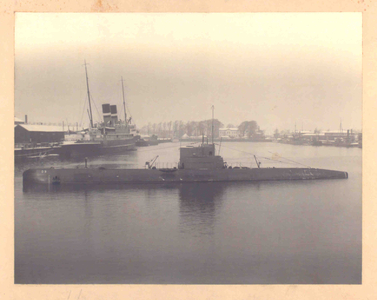 22485 Onderzeeboot O 9 in de 1e Binnenhaven. Bouwnr. 177. Bouwjaar 1926. Eigenaar Kon. Ned. Marine. Gesloopt in 1946.