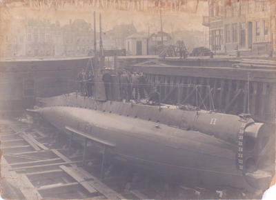 22535 Kon. Mij. De Schelde, bouwnummer 133. Onderzeeboot O II. Koninklijke Marine. In het Kleine Dok