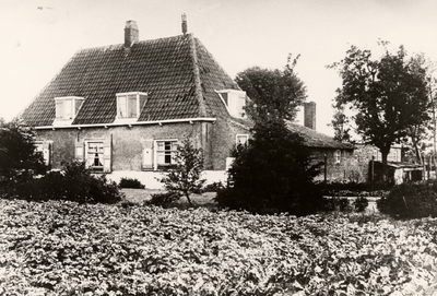 22654 Woonhuis van de voormalige boerderij Schooneveld aan de Schroeweg onder Oost- en West-Souburg. Afgebroken ...