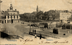 22684 'Vlissingen. Beursplein', links het Beursplein met Beursgebouw, Koopmanshaven, Beursbrug en Voorhaven. Op de ...