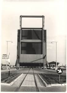 23451 De Keersluisbrug te Vlissingen kort na de officiële opening op 11-9-1954