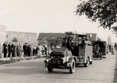 23927 Zaterdag 24 september 1955. Defilé van de B.B. op de Koudekerkseweg. Opening van de commandobunker