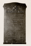24030 Gedenkplaat voor ambtenaren-oorlogslachtoffers 1940-1945 van de Provinciale Stoombootdiensten (PSD). Het ...