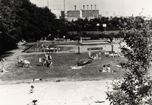 24245 Buitenzwembad van het Sportfondsenbad aan het Baskensburgburgplein te Vlissingen.