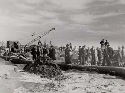 24274 Tweede Wereldoorlog. Oktober 1944: Nolledijk stuk gebombardeerd. 22 Augustus 1945: Mislukte sluiting van de ...