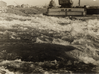 24292 Tweede Wereldoorlog. Oktober 1944: Nolledijk stuk gebombardeerd. 22 Augustus 1945: Mislukte sluiting van de ...