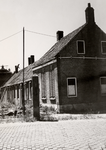 24345 Zwanenburgsestraat, afbraak huizen. (Gebr. str.- Koudekerkse weg in 1960). Huis van Maas, op voorgrond grenspaal