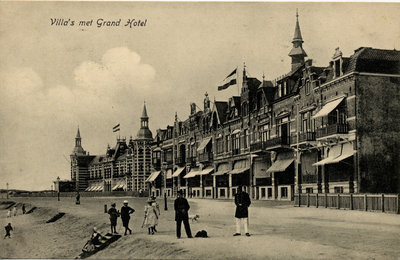 24556 'Villa's met Grand Hotel'. Boulevard Evertsen, links het Grand Hotel des Bains