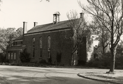 24797 De Doopsgezinde kerk, Vrijdomweg no.1, gezien vanuit de Prins Mauritslaan. Eerste steen gelegd op 10 mei 1948 ...