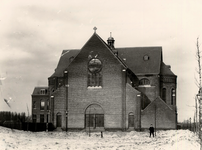 25127 De O.L. Vrouwekerk op de Nieuwe Markt (de noordzijde grenst aan de Singel. 24 dec. 1911 in gebruik genomen. 25 ...