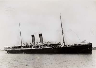 26387 Koningin Wilhelmina, mailboot. Bouwnr. 84, bouwjaar 1896. Eigenaar Stoomvaart Mij. Nederland. Verkocht aan Frankrijk