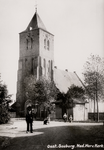 26491 Het kerkgebouw van de Nederlands Hervormde Gemeente op het Oranjeplein in Oost-Souburg. Rechts ervan het huisje ...