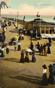 26835 'Boulevard. Vlissingen'. Boulevard Bankert met het strandpaviljoen gezien vanaf Boulevard Evertsen