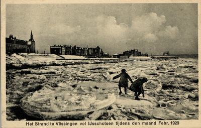 26842 'Het strand te Vlissingen vol IJsschotsen tijdens den maand Febr. 1929'. Op de achtergrond Boulevard Evertsen en ...