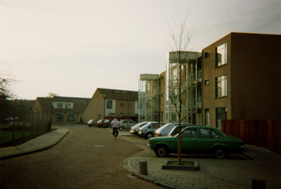 26958 De Beatrixlaan gezien vanaf de hoek Anjelierenlaan. De nieuwe woningen in het gedeelte tussen Irislaan, ...