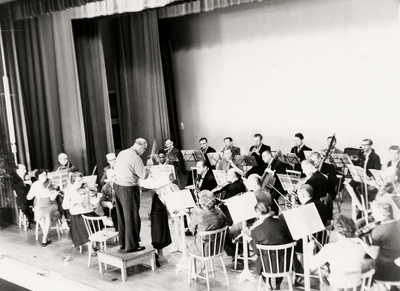 27909 De Vlissingse Orkestvereniging geeft in Britannia een concert t.g.v. het 25-jarig bestaan. Tevens zullen dirigent ...
