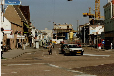 28132 De Coosje Buskenstraat gezien in de richting van het Betje Wolffplein. Nieuwbouw en sloop